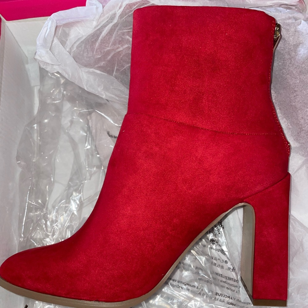 Red Shoedazzle Botos